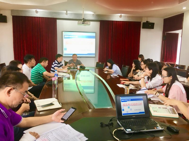 服务学生凝心智，又启高考新征程——高2016级高三摸底考试