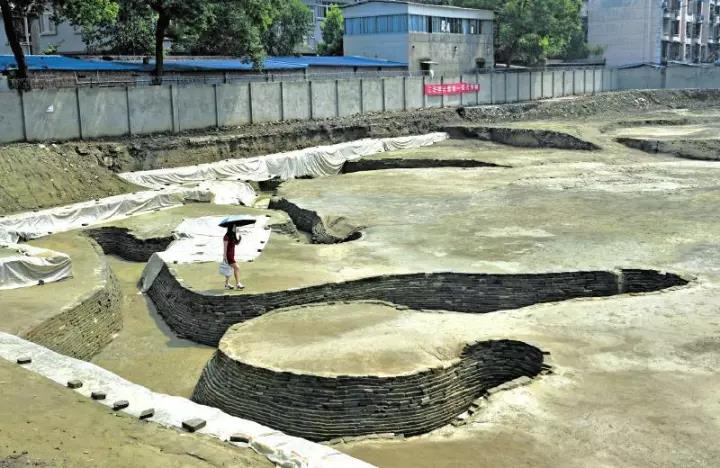 很多人不知道，中铁二局门前这条通锦路的前世今生