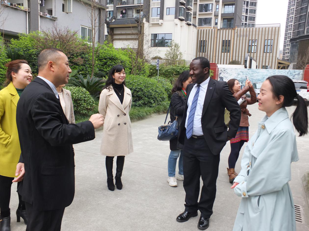 联合国教科文组织和平中心执行主席 Guy Djoken先生访问我校