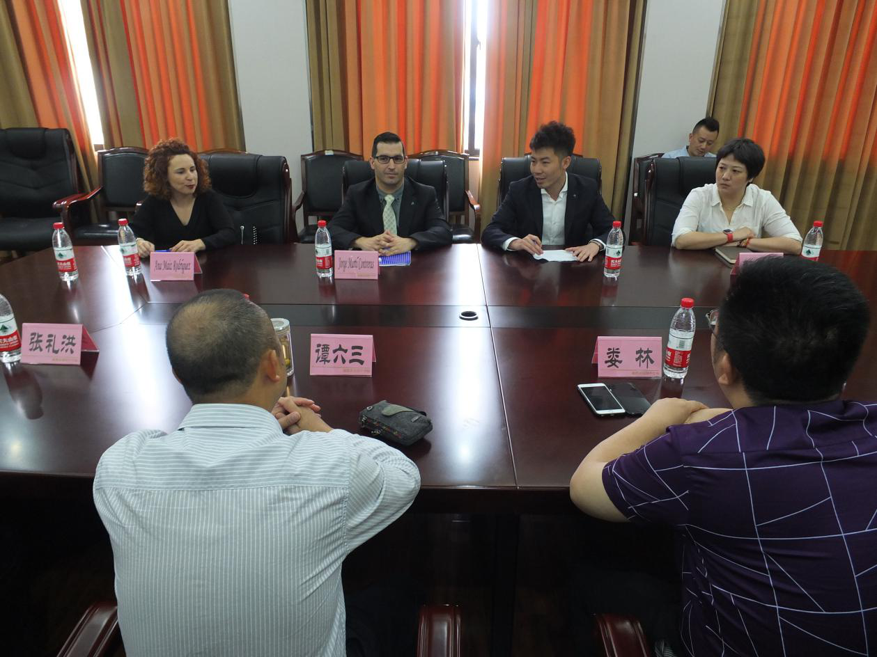 西班牙客人到访通锦中学