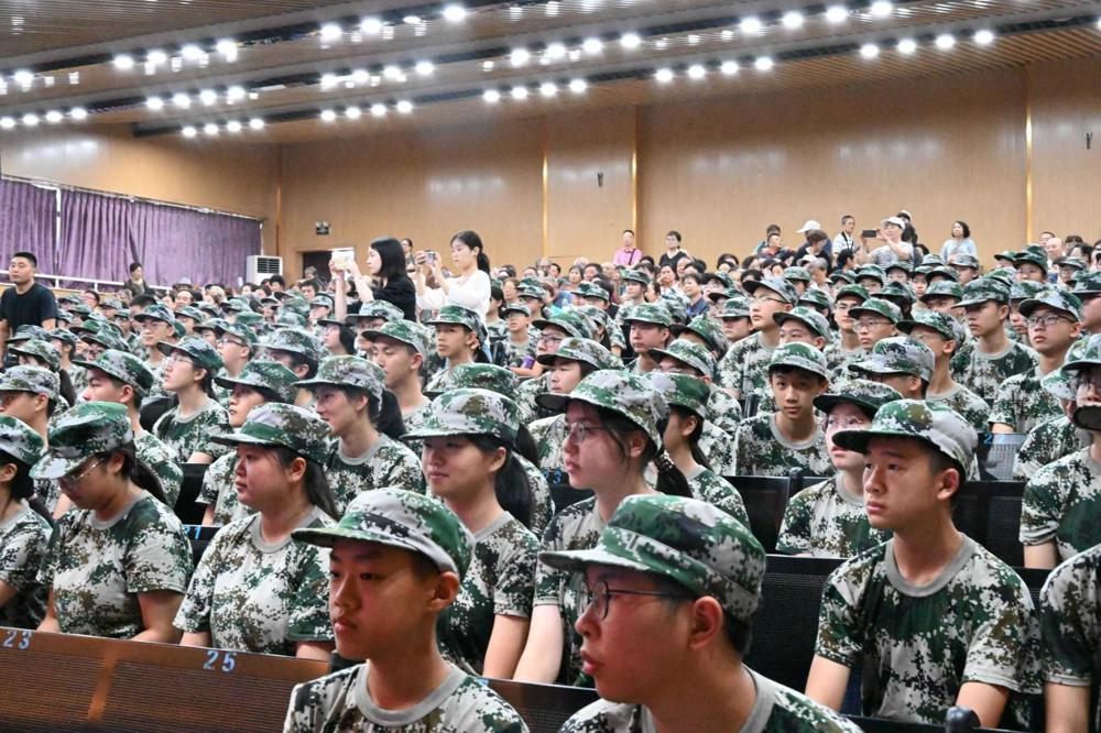 C:/Users/yfyxw/Desktop/王迎莹/12.23/校庆相关稿子/9.11方励校友荣归/9.11/DSC_7230.jpgDSC_7230